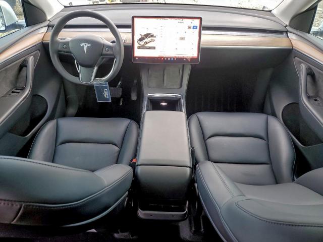 Tesla Model Y Image 8