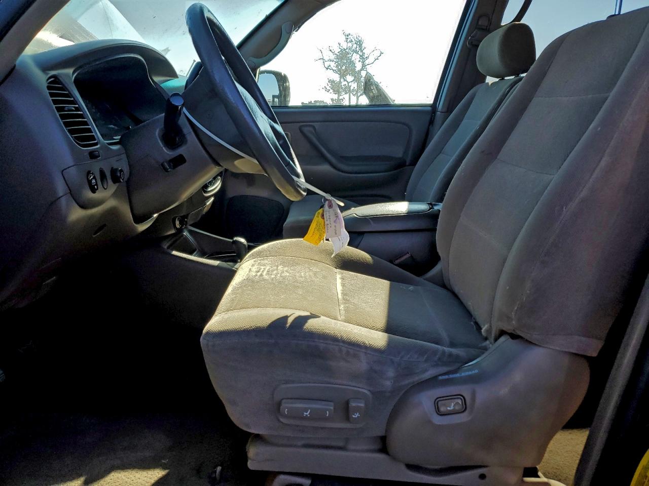 Toyota Sequoia Sr5 Image 8