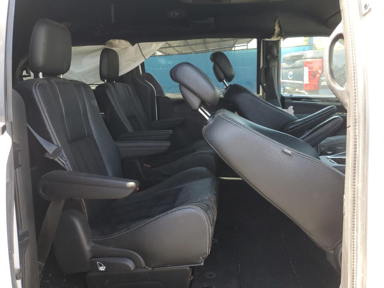 Dodge Caravan Sxt Image 3