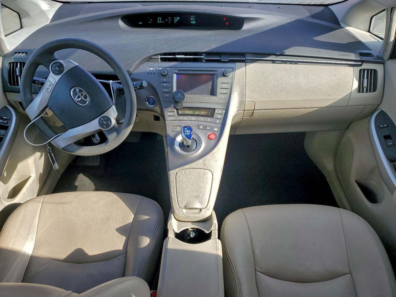 Toyota Prius Image 8