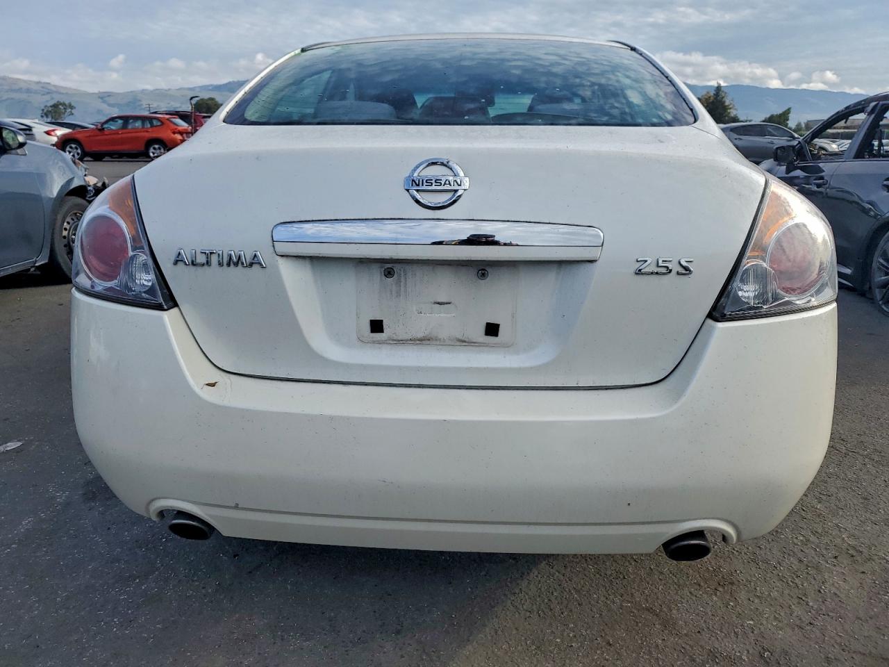 Nissan Altima 2.5 Image 7