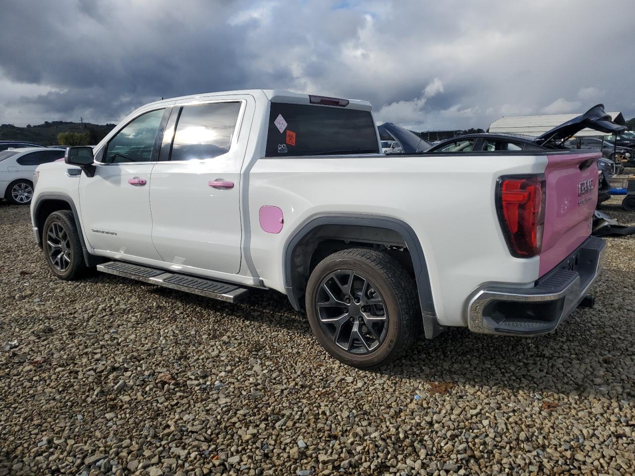 GMC Sierra C1500 Sle Image 2