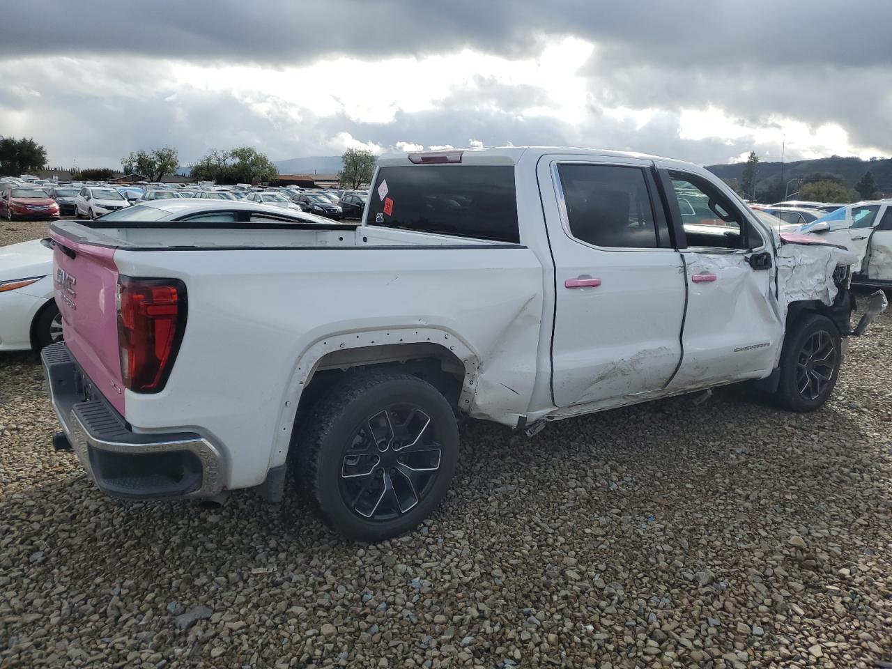 GMC Sierra C1500 Sle Image 3