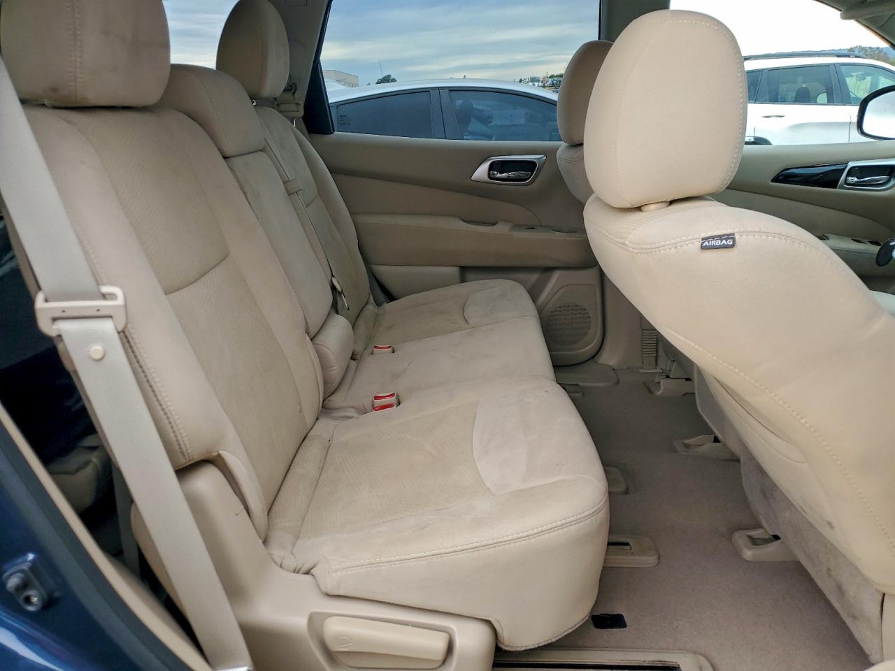 Nissan Pathfinder S Image 13