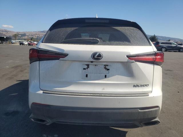 Lexus NX 300 Base Image 8