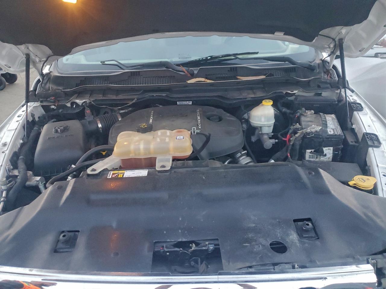 Ram 1500 Laramie Image 11