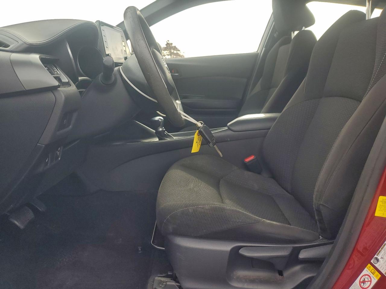 Toyota C-HR Xle Image 6