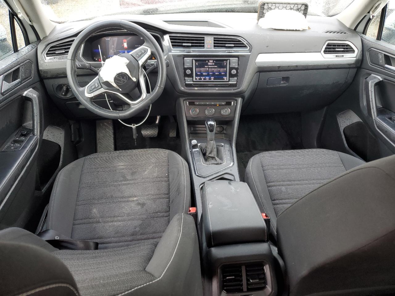 Volkswagen Tiguan S Image 6