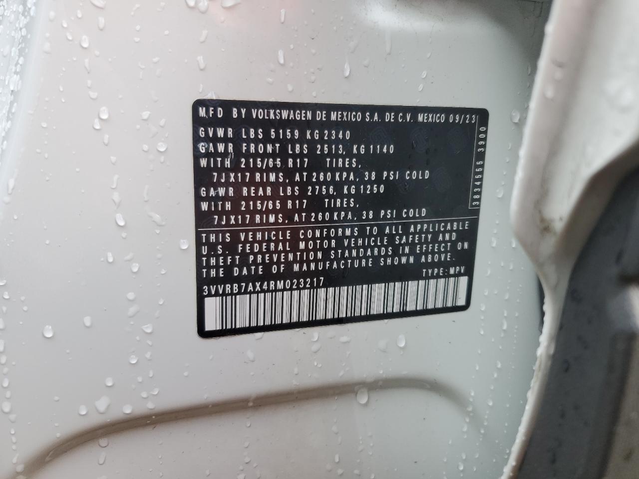 Volkswagen Tiguan S Image 3