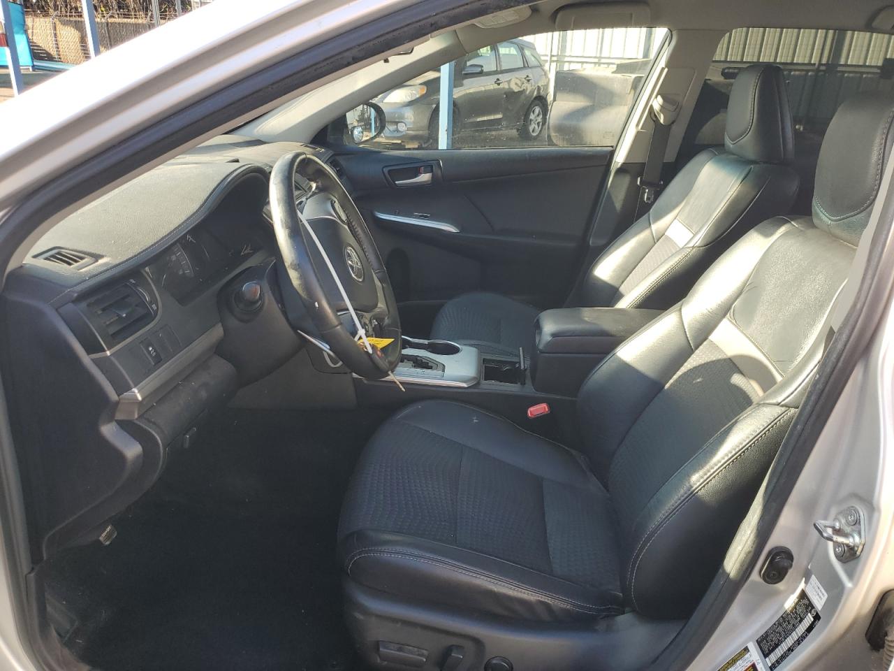 Toyota Camry L Image 8