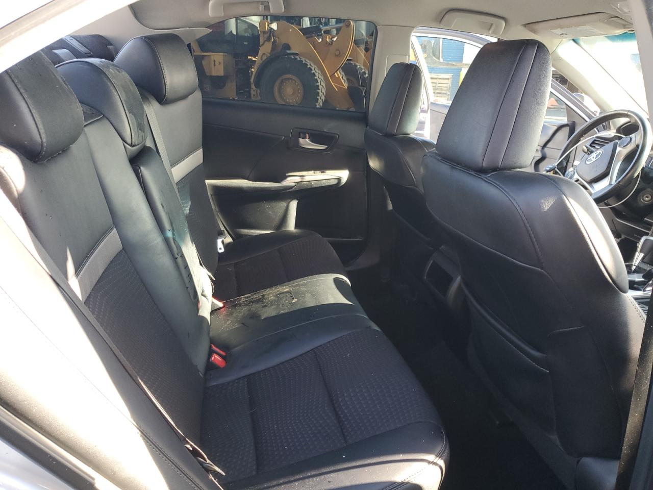 Toyota Camry L Image 2