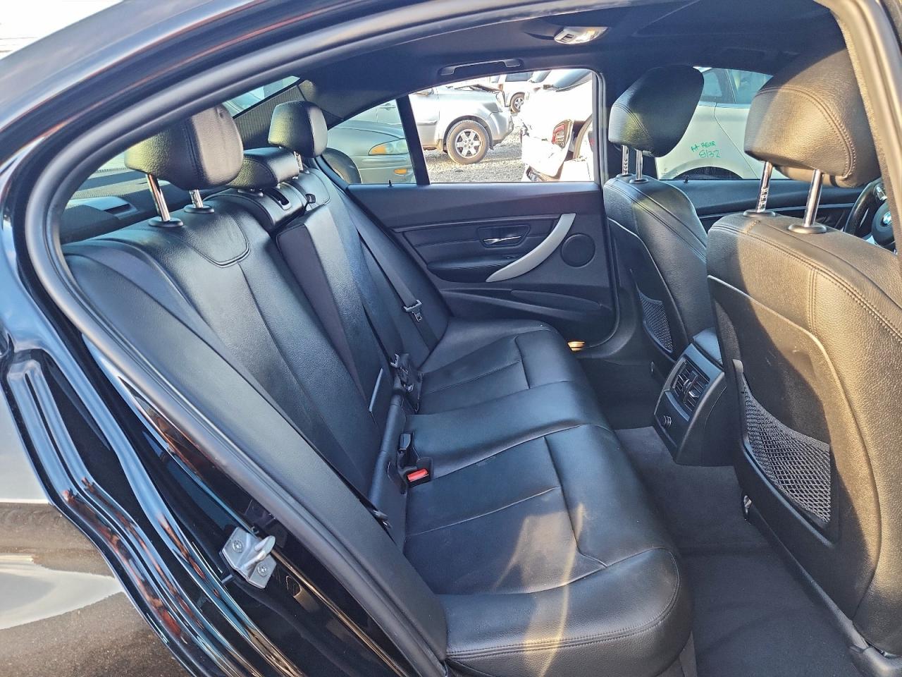 BMW 3 Series Xi Image 11