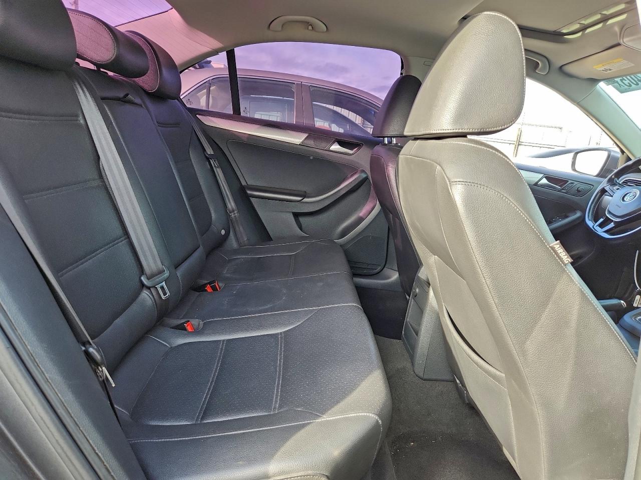 Volkswagen Jetta Se Image 9