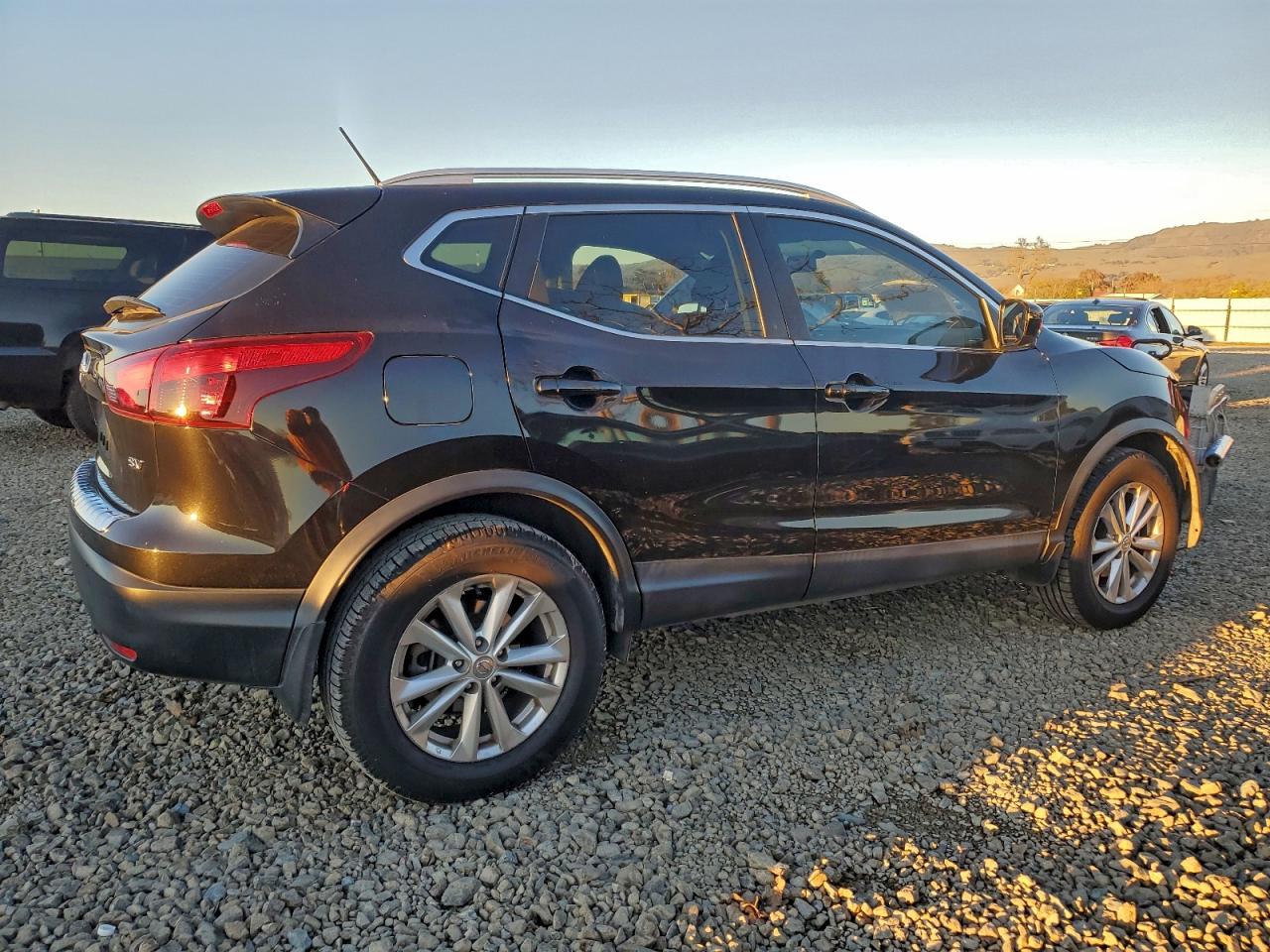 Nissan Rogue S Image 2