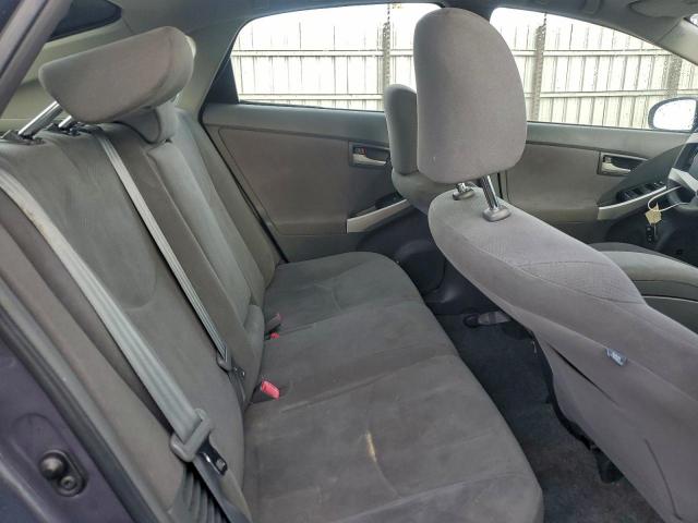 Toyota Prius Image 10