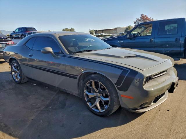 Dodge Challenger Sxt Image 8