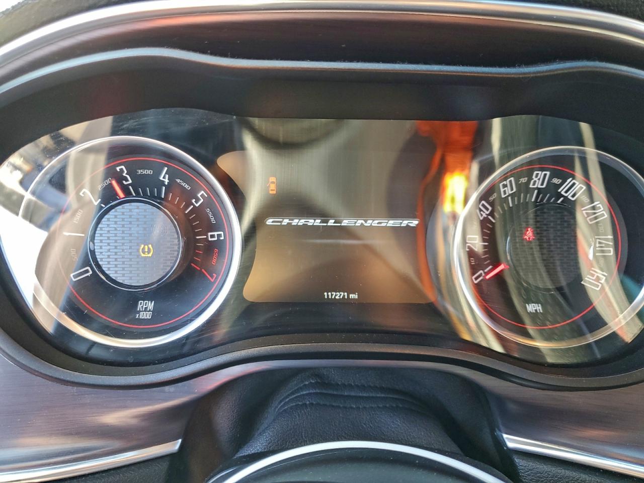 Dodge Challenger Sxt Image 3