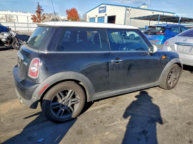 MINI Cooper Image 2
