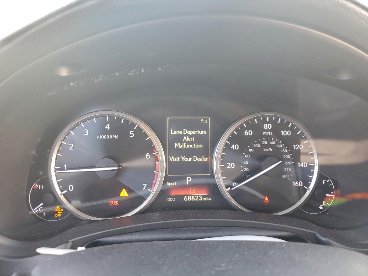 Lexus NX 300 Base Image 3