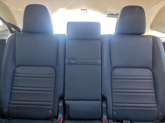 Lexus NX 300 Base Image 9