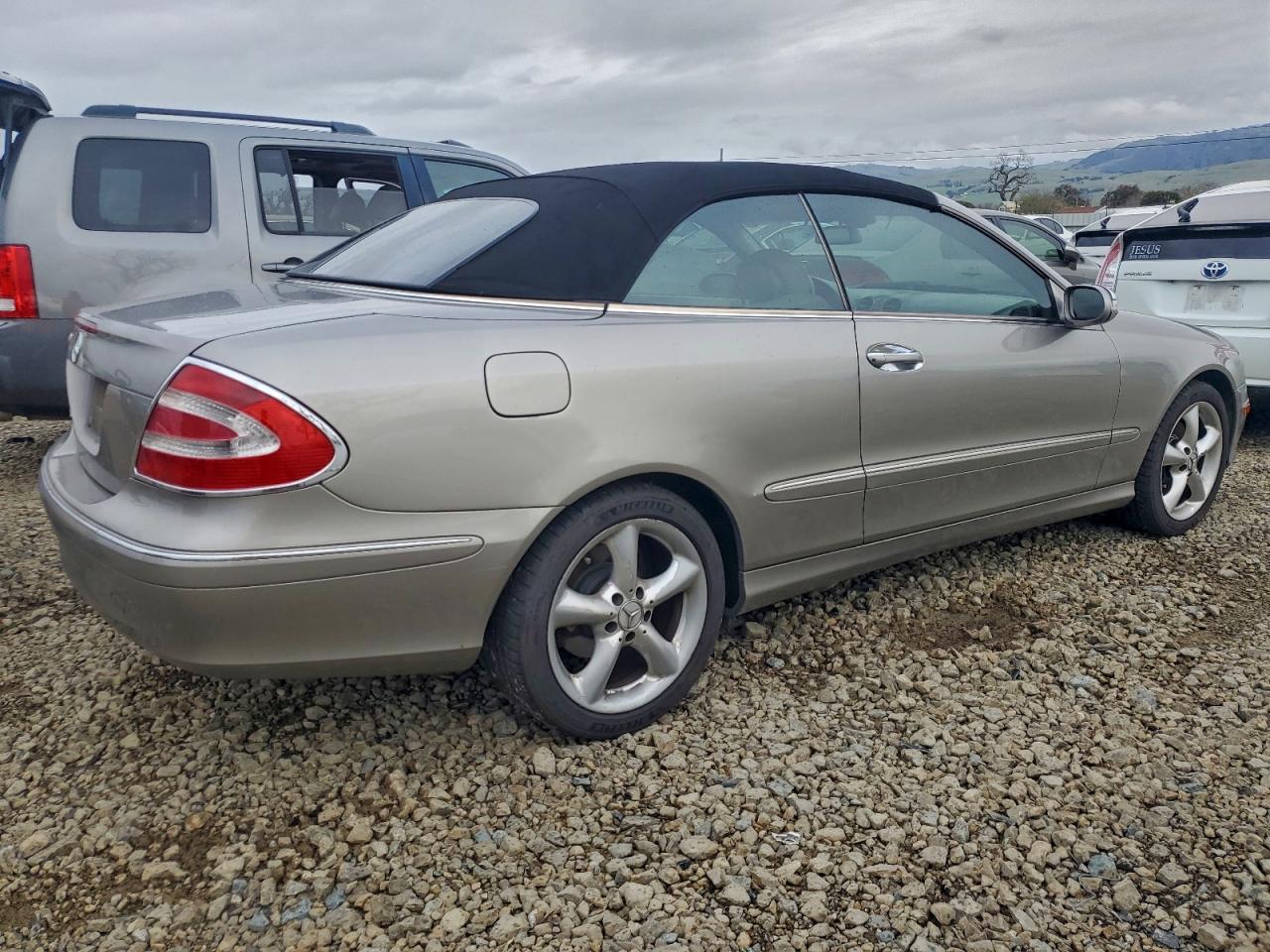 Mercedes-Benz Clk-class 320 Image 3