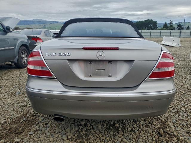 Mercedes-Benz Clk-class 320 Image 8