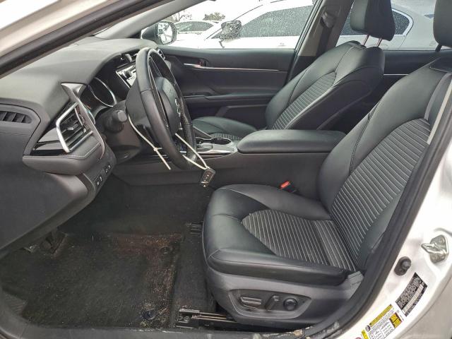 Toyota Camry L Image 4