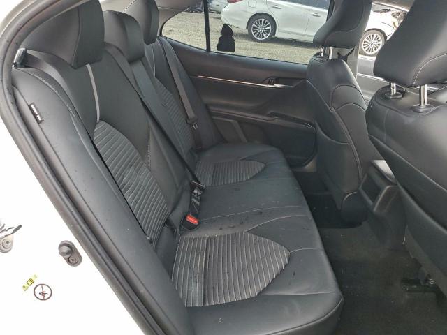 Toyota Camry L Image 11