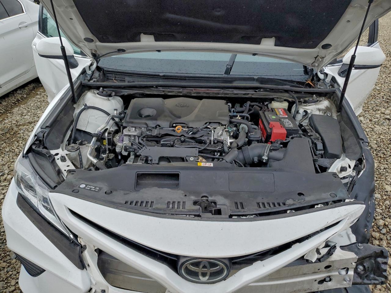 Toyota Camry L Image 8
