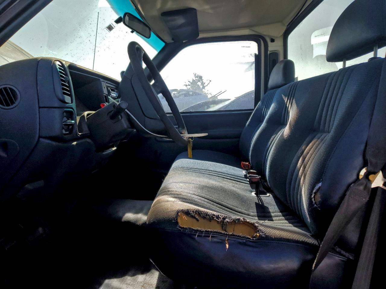 GMC Sierra C1500 Image 11