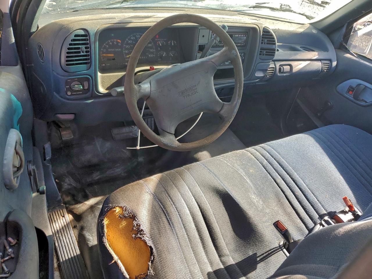 GMC Sierra C1500 Image 5