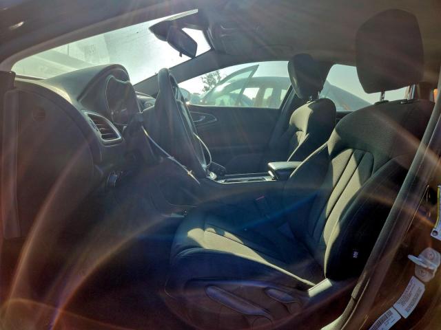 Chrysler 200 Limited Image 6