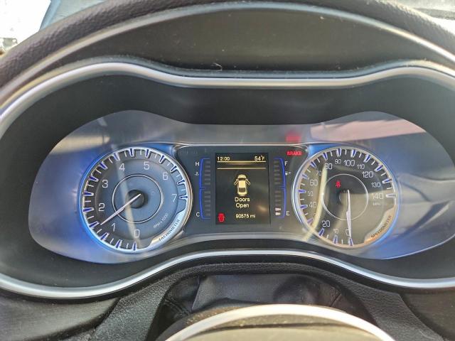 Chrysler 200 Limited Image 9