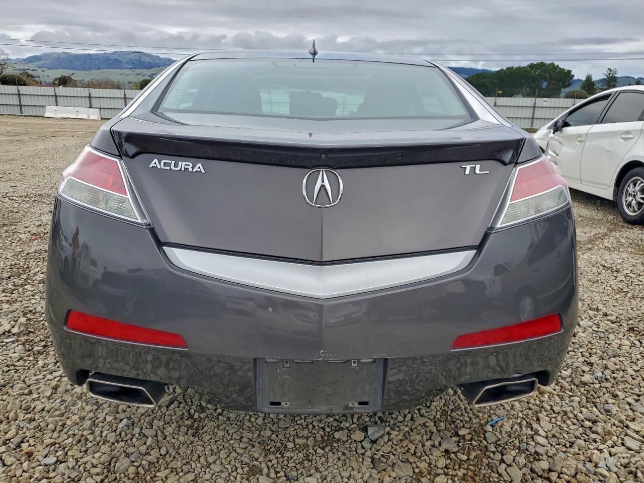 Acura TL Image 4