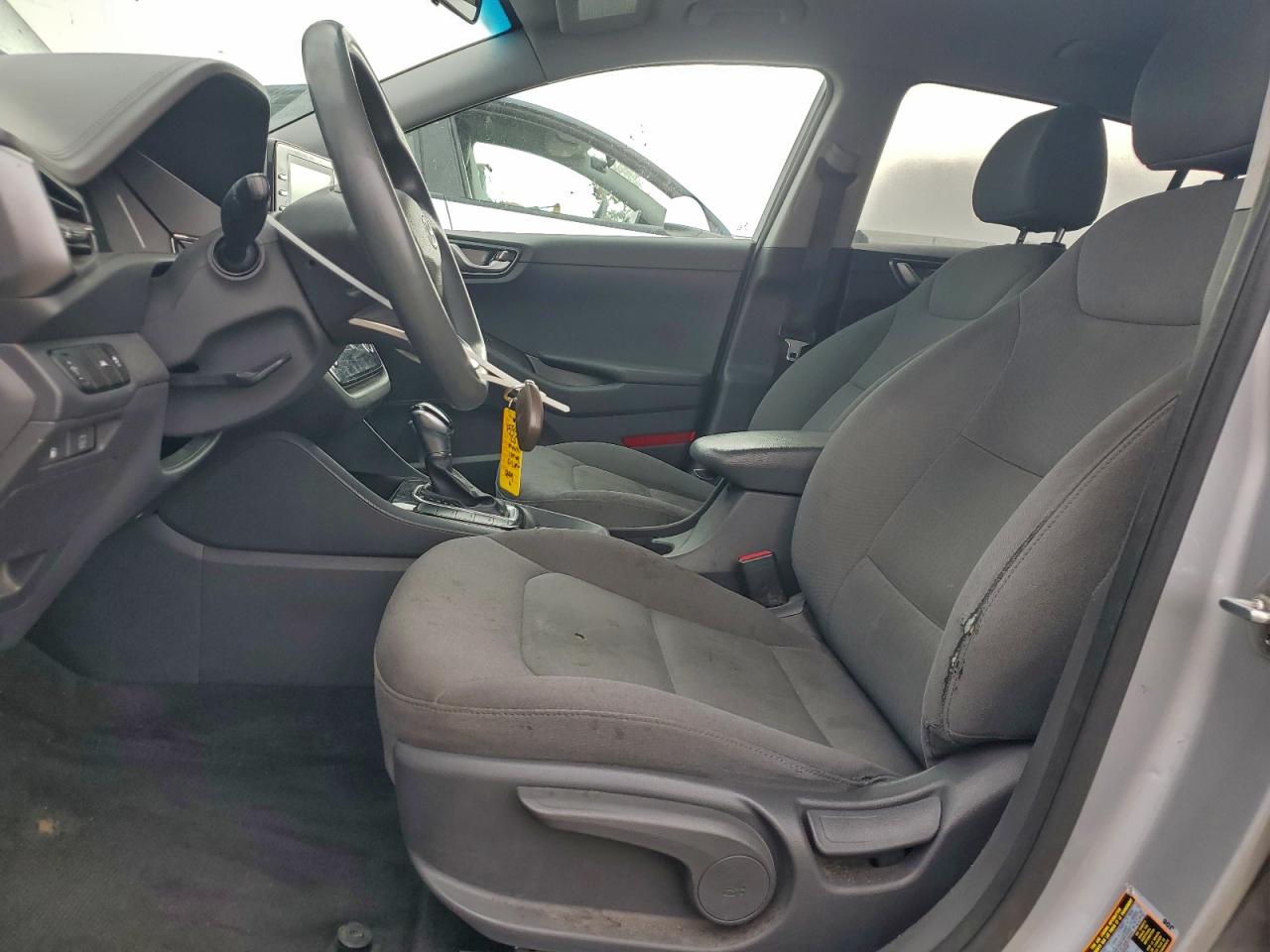 Hyundai Ioniq Blue Image 6