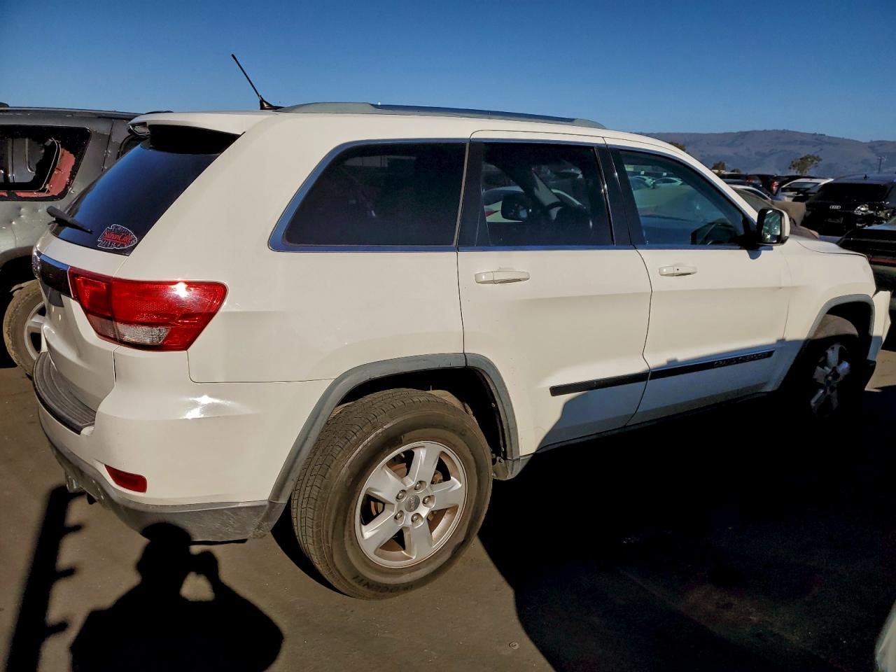 Jeep Grand Cherokee Laredo Image 9