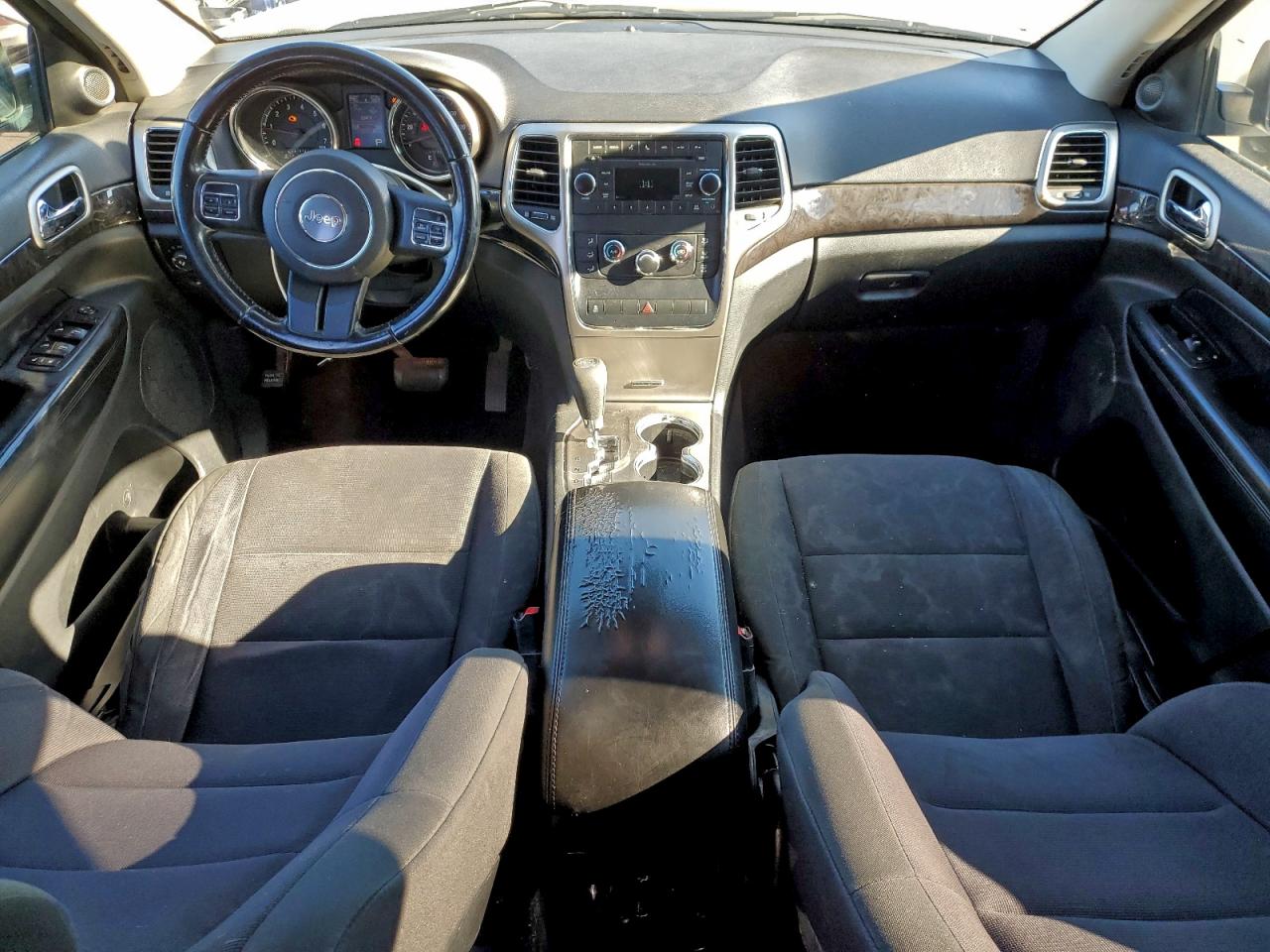 Jeep Grand Cherokee Laredo Image 8