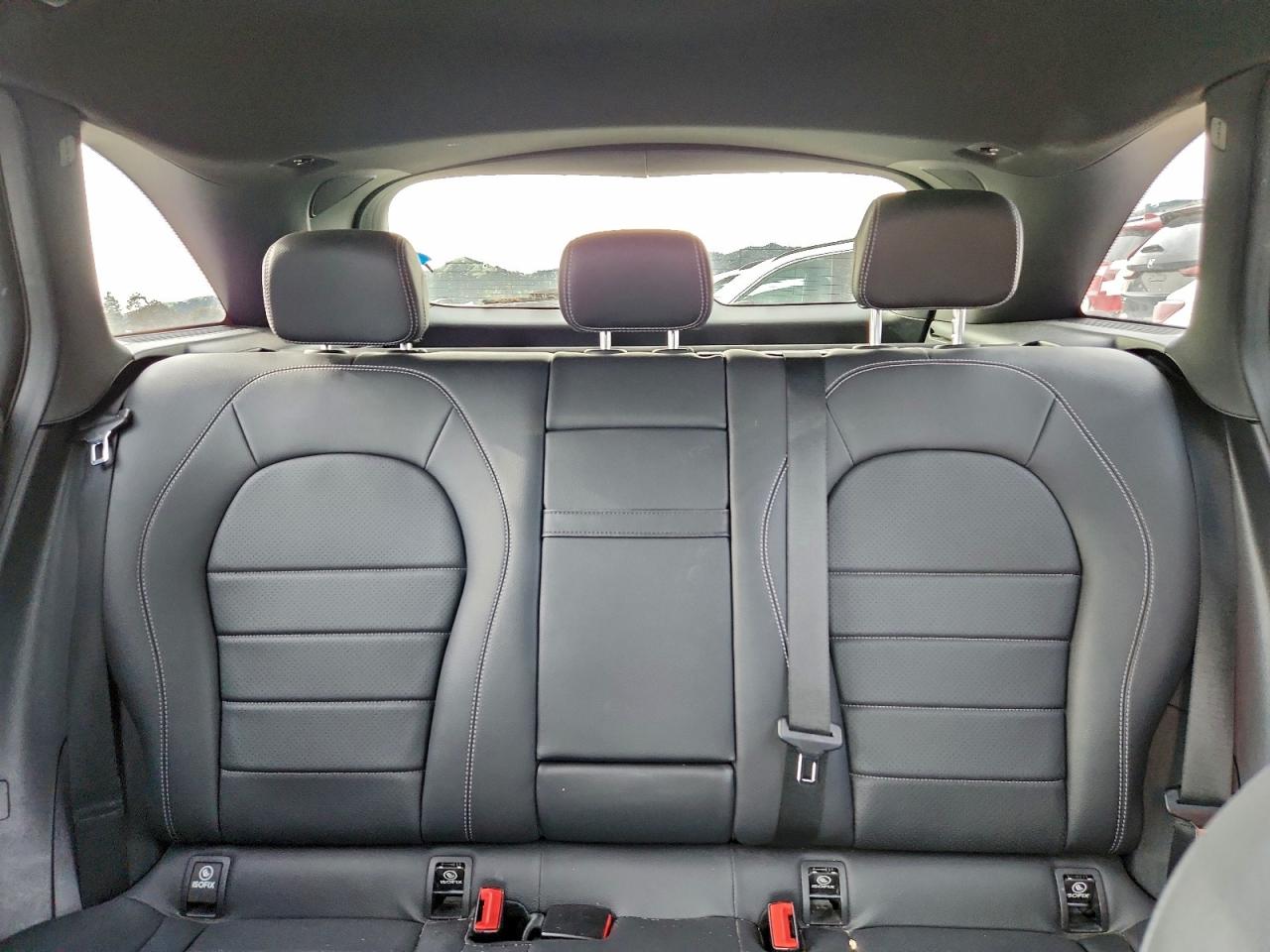 Mercedes-Benz GLC 300 4matic Image 10