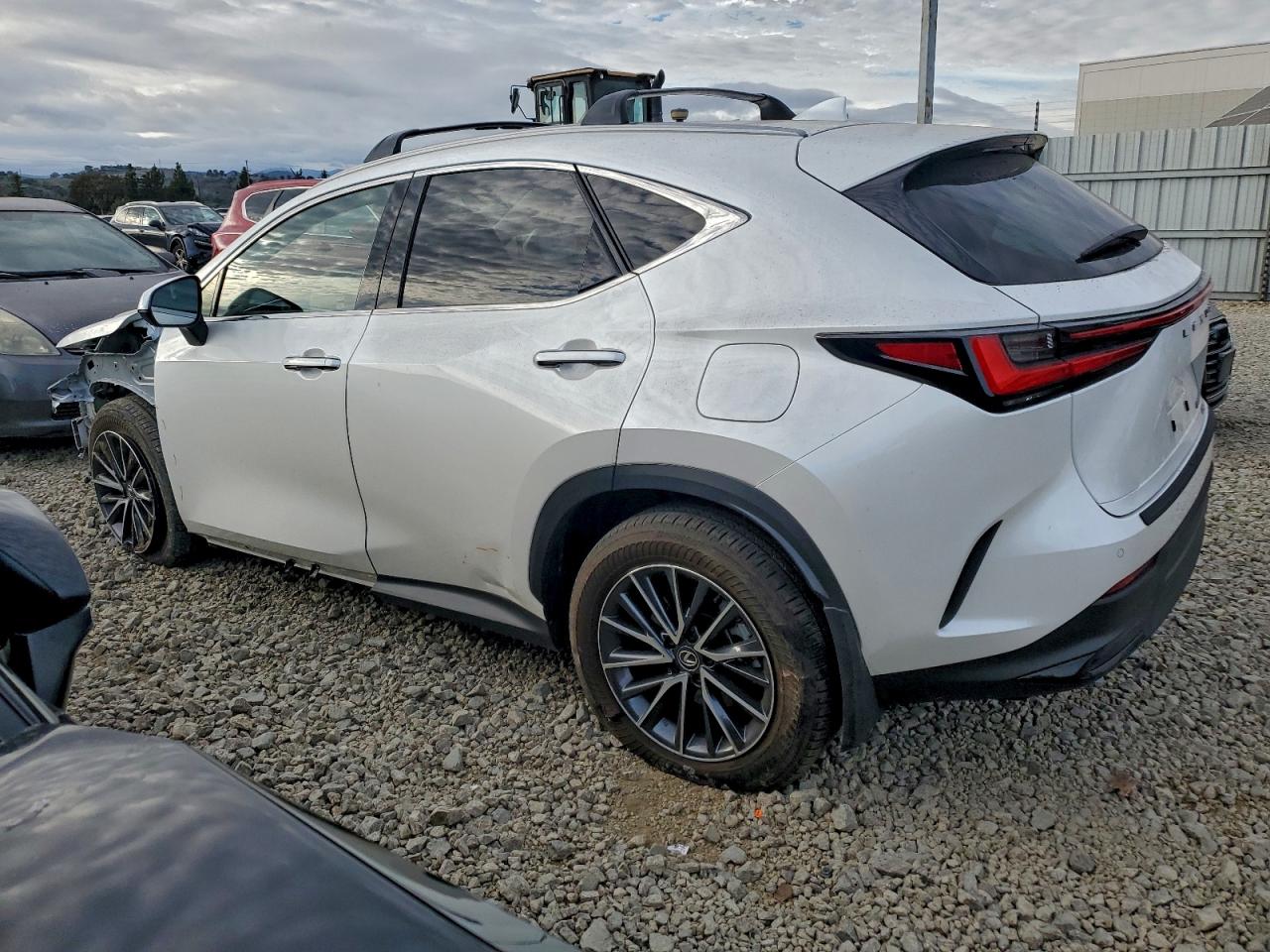 Lexus NX 350h Base Image 4