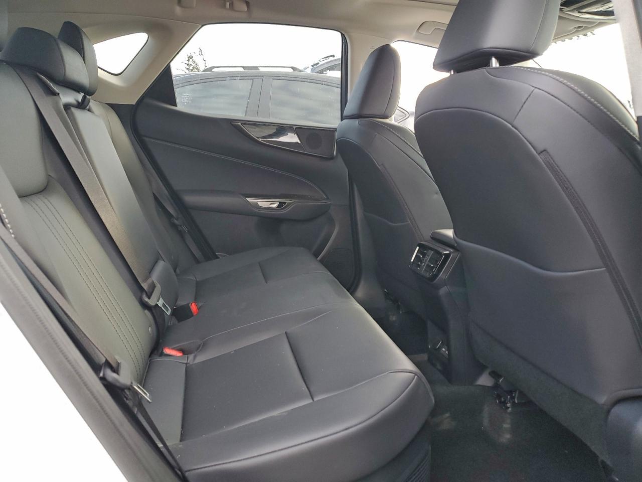 Lexus NX 350h Base Image 7