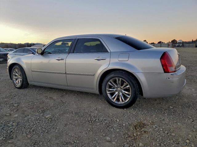 Chrysler 300 Touring Image 11