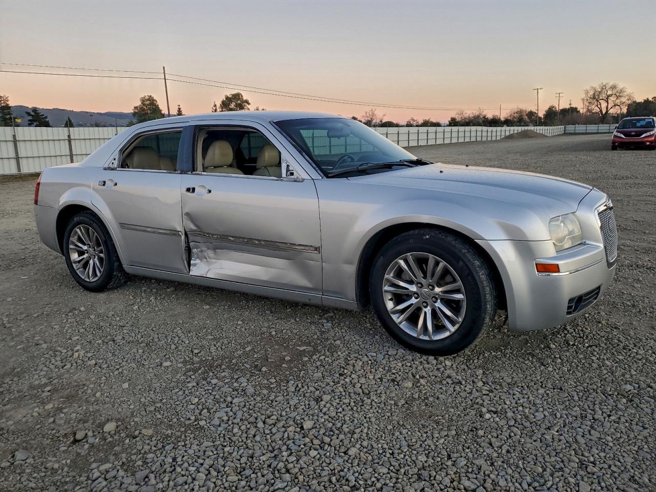 Chrysler 300 Touring Image 10