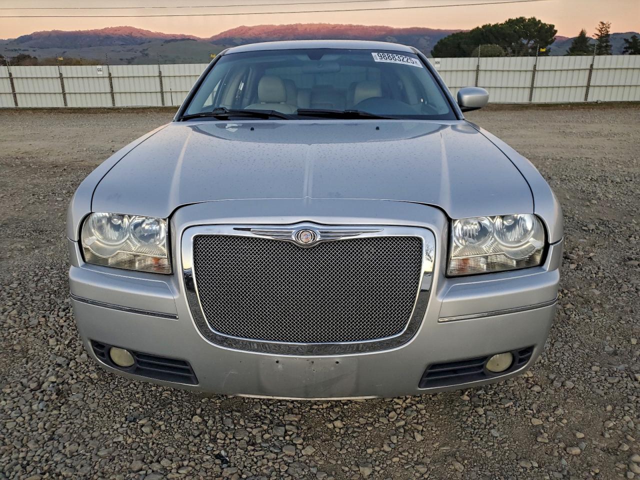 Chrysler 300 Touring Image 3