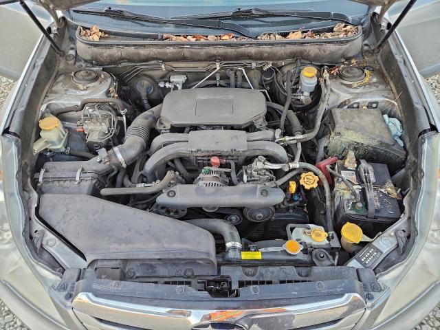 Subaru Outback 2.5i Limited Image 10