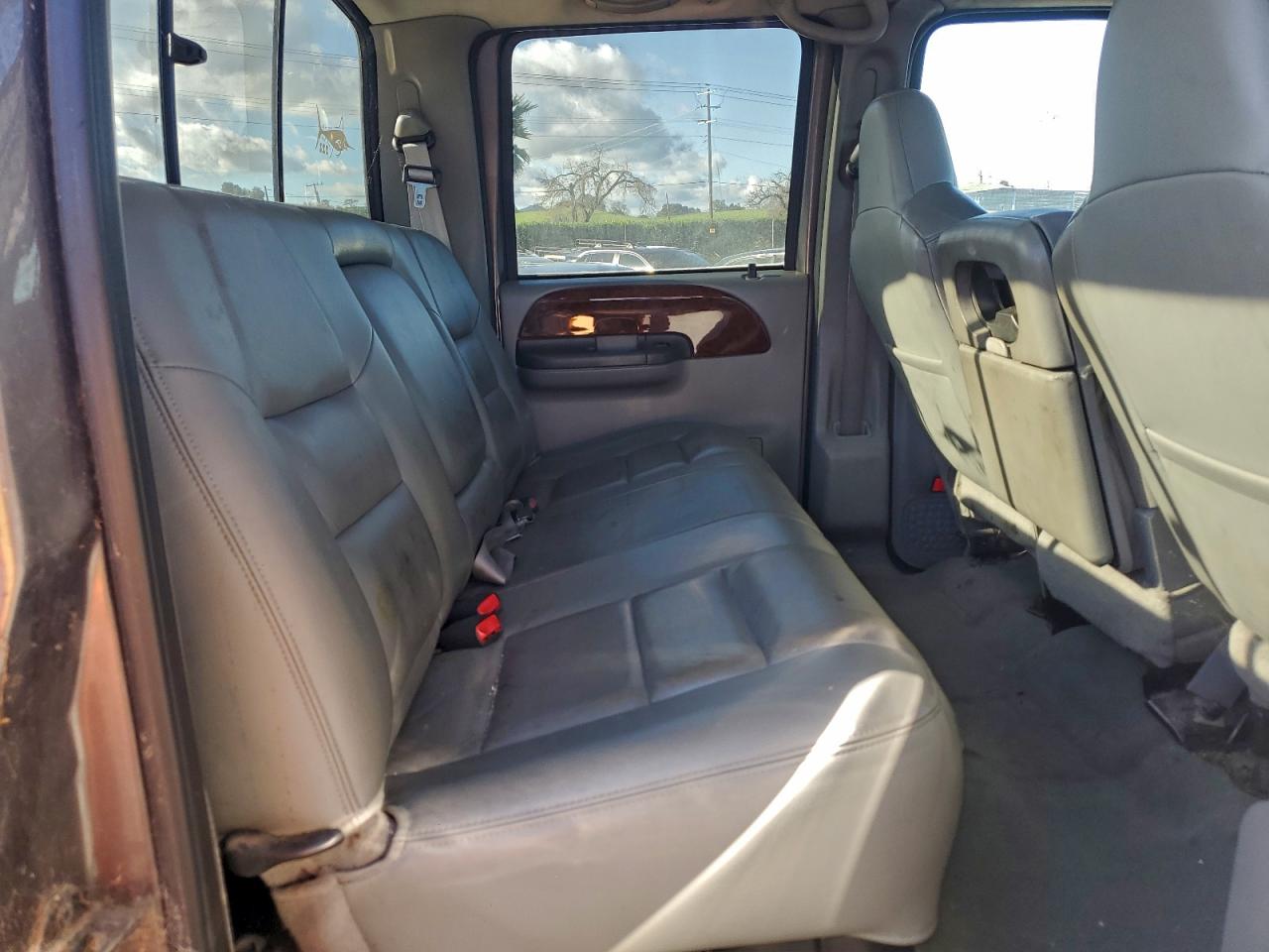 Ford F-250 Super Duty Image 11