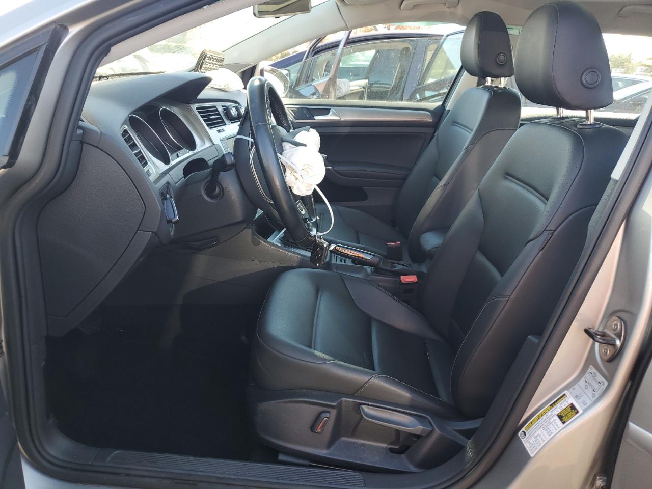 Volkswagen Golf S/se Image 4