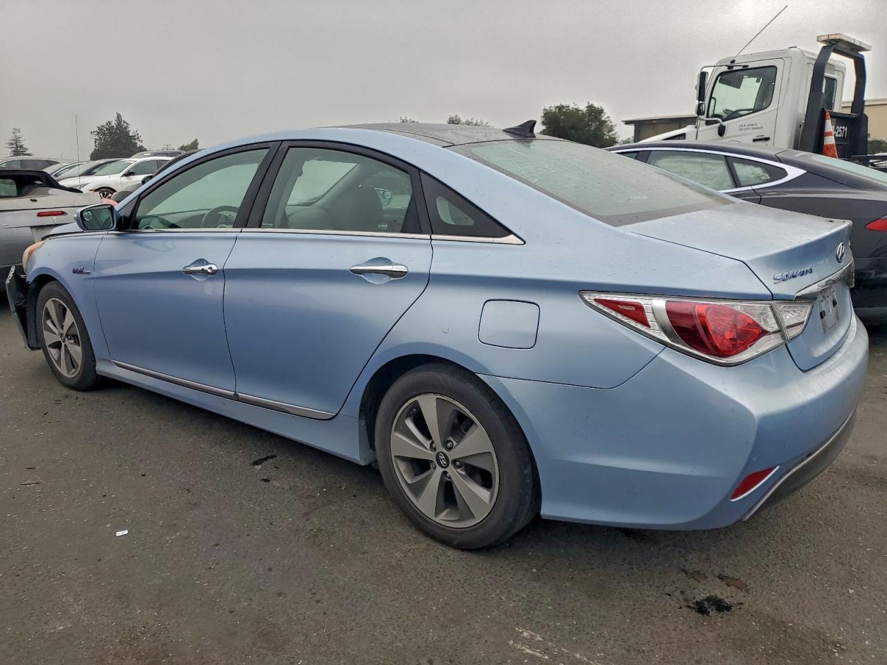 Hyundai SONATA Hybrid Image 3
