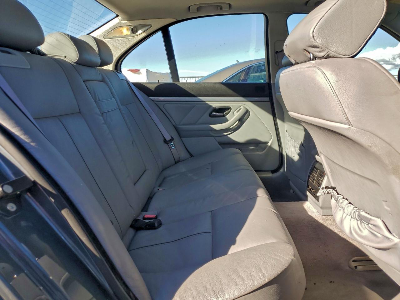 BMW 5 Series I Automatic Image 2