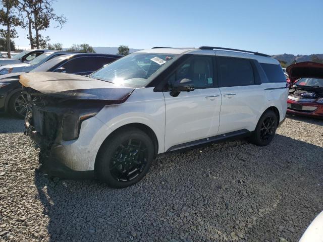  Salvage Kia Carnival