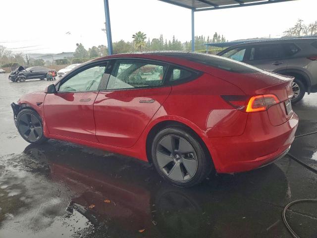 Tesla Model 3 Image 4
